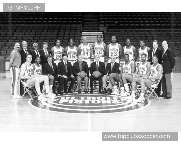 底特律活塞与步行者激战正酣谁将赢得这场篮球盛宴